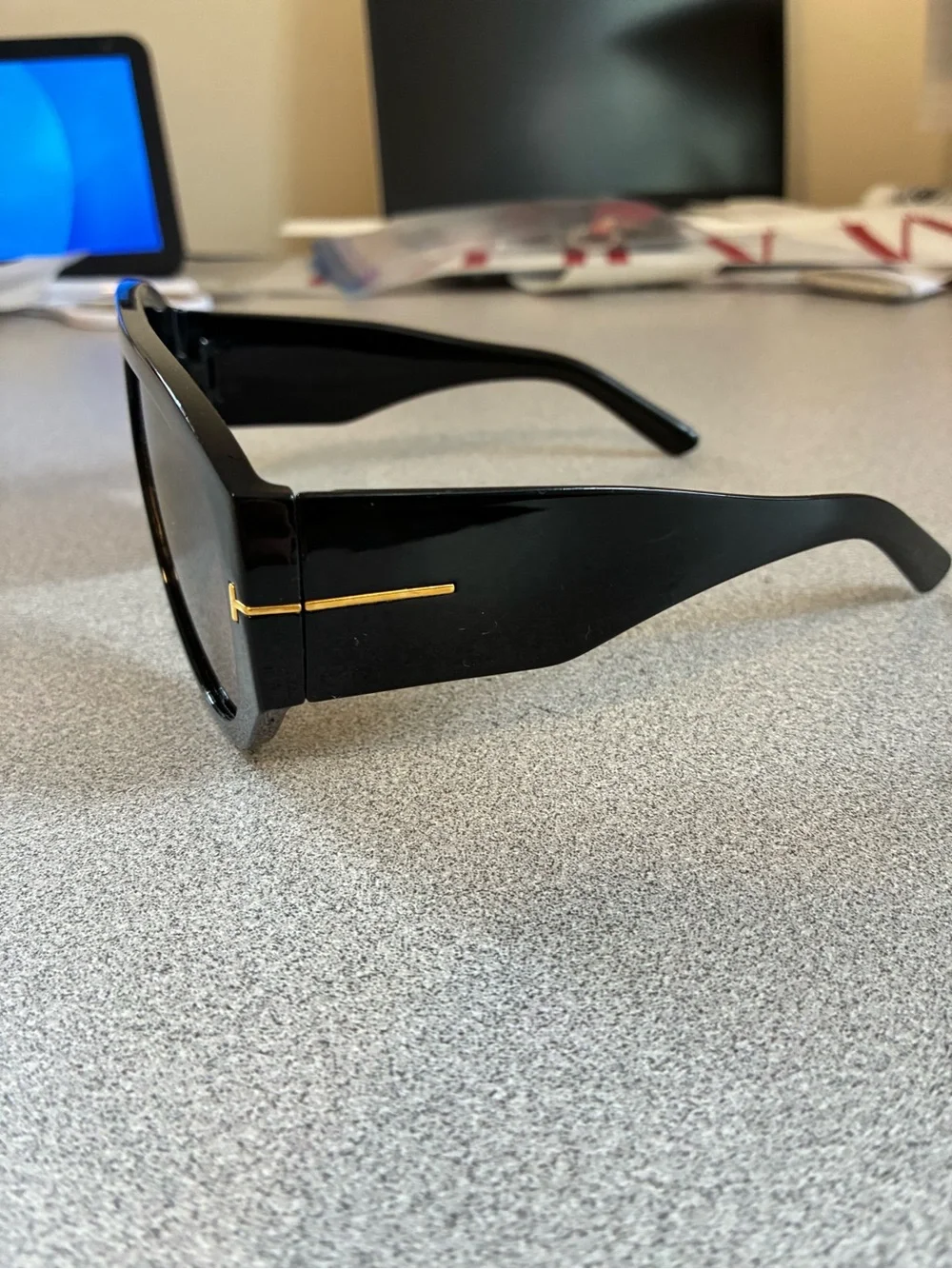 Black Oversized Aviator Sunglasses with Brown Lenses